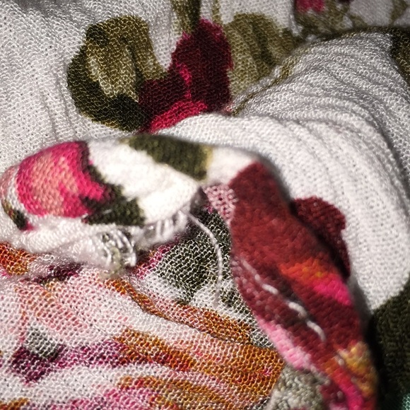 Ambiance White off the shoulder crop top - Picture 4 of 4